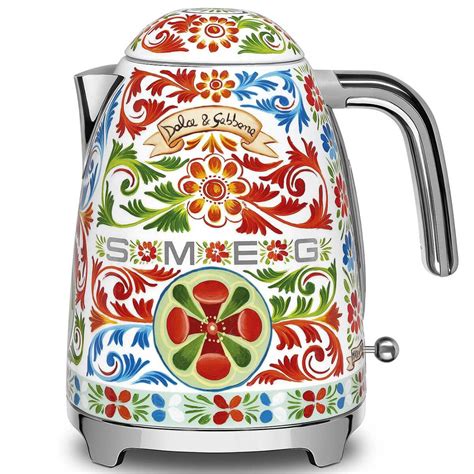 dolce and gabbana kettle smeg.